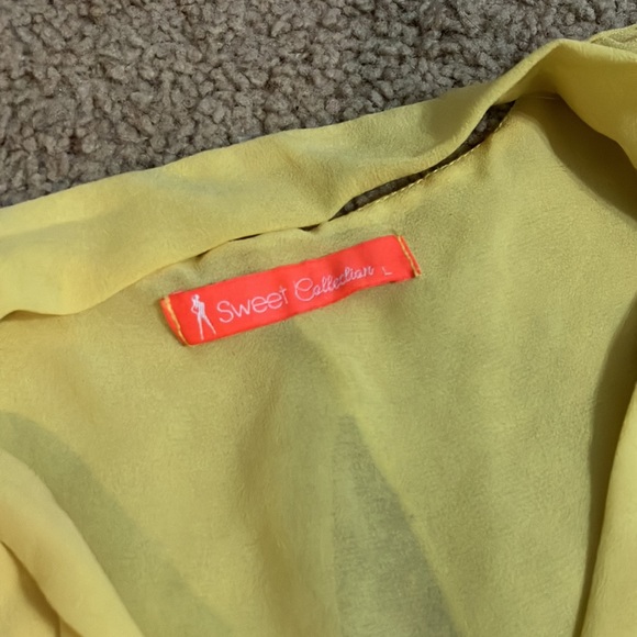 Flowey yellow chiffon top - Picture 2 of 3